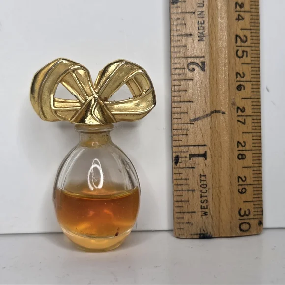 Elizabeth Taylor White Diamonds and Rubies Eau de Toilette .12oz Mini Perfume - Picture 5 of 8